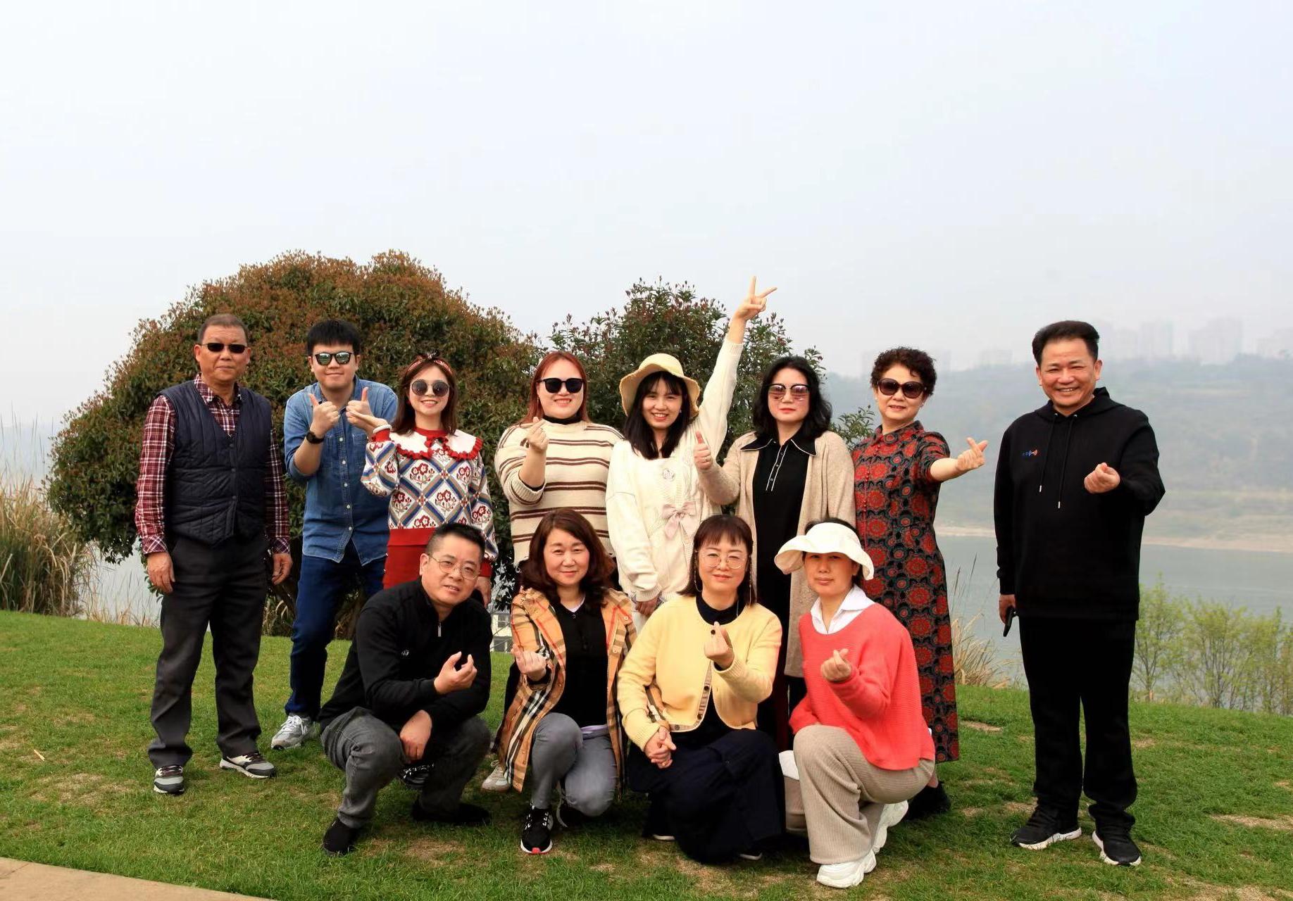 春暖花开季，温情女神节——“三八妇女节”员工团建活动纪实